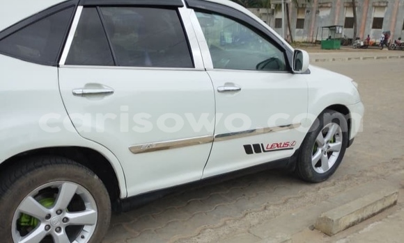 Sayi Na hannu Lexus RX 330 White Mota in Cotonou a Benin Sayi Na hannu Lexus RX 330 White Mota in Cotonou a Benin
