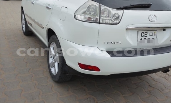 Sayi Na hannu Lexus RX 330 White Mota in Cotonou a Benin Sayi Na hannu Lexus RX 330 White Mota in Cotonou a Benin