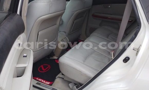 Sayi Na hannu Lexus RX 330 White Mota in Cotonou a Benin Sayi Na hannu Lexus RX 330 White Mota in Cotonou a Benin