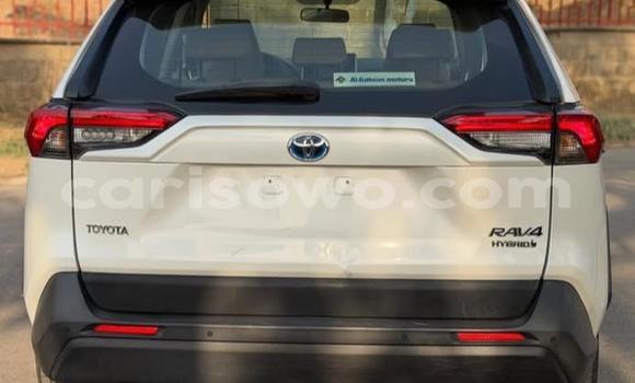 Sayi Na hannu Toyota RAV4 White Mota in Cotonou a Benin Sayi Na hannu Toyota RAV4 White Mota in Cotonou a Benin