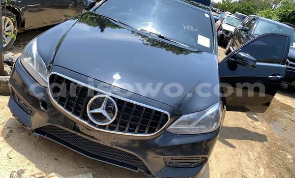 Ra Àlòkù Mercedes-Benz E–Class Black Ọkọ̀ in Cotonou ni Benin Ra Àlòkù Mercedes-Benz E–Class Black Ọkọ̀ in Cotonou ni Benin