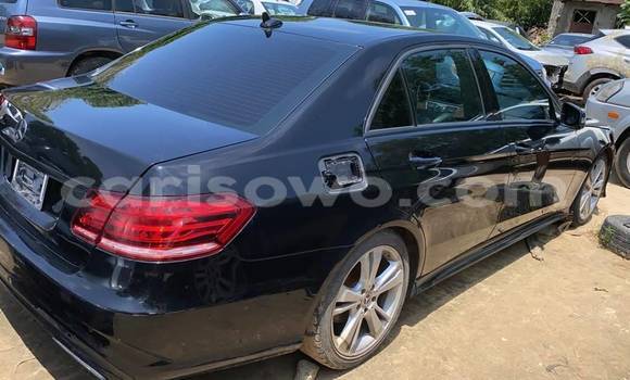Sayi Na hannu Mercedes-Benz E–Class Black Mota in Cotonou a Benin Sayi Na hannu Mercedes-Benz E–Class Black Mota in Cotonou a Benin