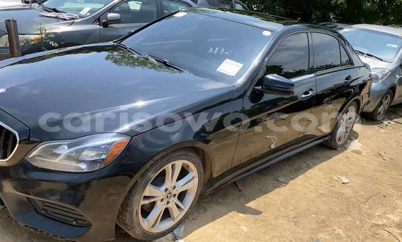 Sayi Na hannu Mercedes-Benz E–Class Black Mota in Cotonou a Benin Sayi Na hannu Mercedes-Benz E–Class Black Mota in Cotonou a Benin