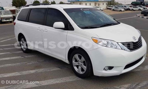 Ra Imported Toyota Sienna funfun Ọkọ̀ in Import - Dubai ni Benin Ra Imported Toyota Sienna funfun Ọkọ̀ in Import - Dubai ni Benin