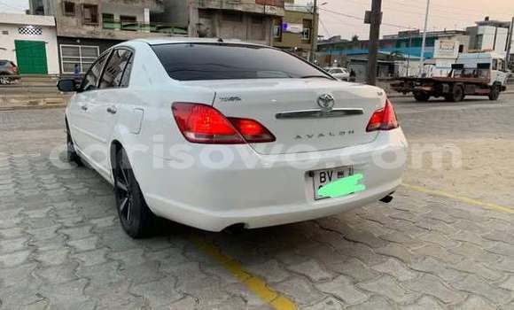 Ra Àlòkù Toyota Avalon Miiran Ọkọ̀ in Cotonou ni Benin Ra Àlòkù Toyota Avalon Miiran Ọkọ̀ in Cotonou ni Benin