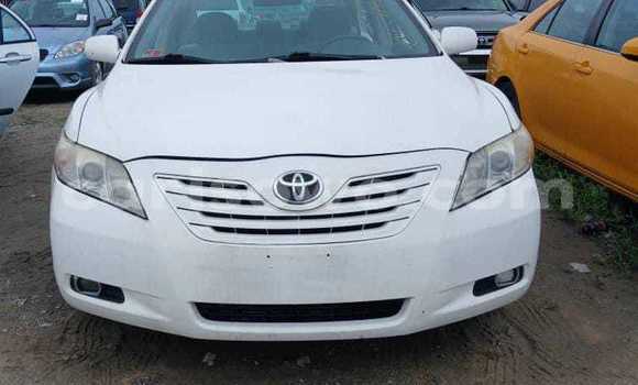 Acheter Occasion Voiture Toyota Camry Blanc à Porto-novo, West africa