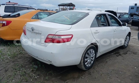 Buy Used Toyota Camry White Car in Porto-novo in West africa Buy Used Toyota Camry White Car in Porto-novo in West africa