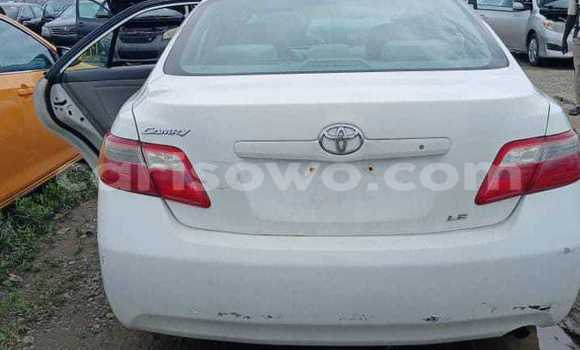 Buy Used Toyota Camry White Car in Porto-novo in West africa Buy Used Toyota Camry White Car in Porto-novo in West africa