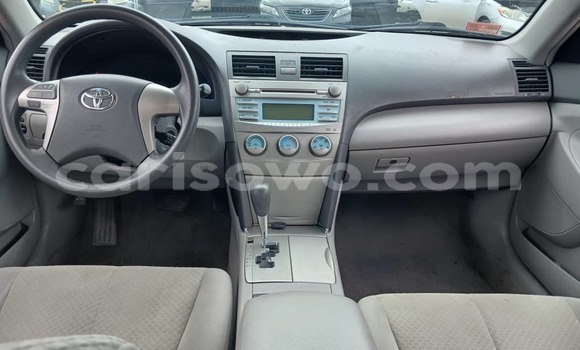 Buy Used Toyota Camry White Car in Porto-novo in West africa Buy Used Toyota Camry White Car in Porto-novo in West africa