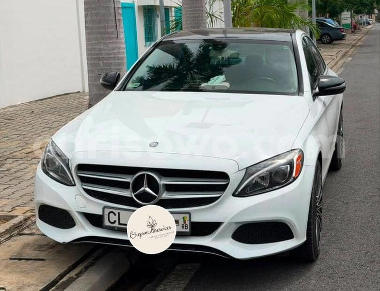 Big with watermark mercedes benz 300cd benin cotonou 25157