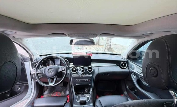 Buy Used Mercedes-Benz 300CD White Car in Cotonou in Benign Buy Used Mercedes-Benz 300CD White Car in Cotonou in Benign