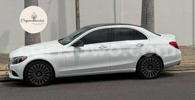 Big with watermark mercedes benz 300cd benin cotonou 25157