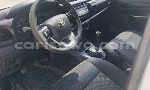 Acheter Occasion Voiture Toyota Hilux Noir à Cotonou, Benin Acheter Occasion Voiture Toyota Hilux Noir à Cotonou, Benin