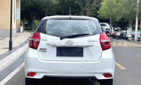 Acheter Occasion Voiture Toyota Yaris Blanc à Cotonou, Benin Acheter Occasion Voiture Toyota Yaris Blanc à Cotonou, Benin