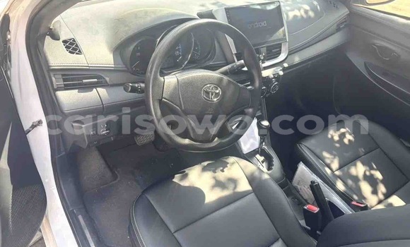 Acheter Occasion Voiture Toyota Yaris Blanc à Cotonou, Benin Acheter Occasion Voiture Toyota Yaris Blanc à Cotonou, Benin