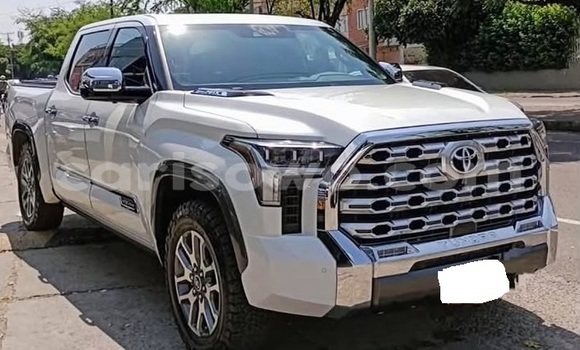 Acheter Occasion Voiture Toyota Tundra Blanc à Cotonou, Benin