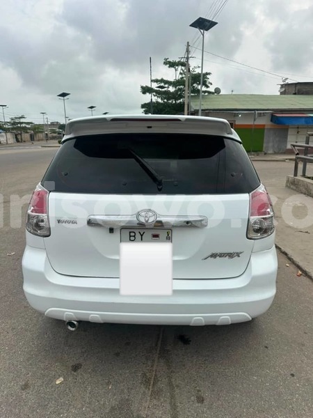 Big with watermark toyota matrix benin cotonou 25204