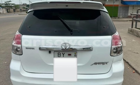 Acheter Occasion Voiture Toyota Matrix Blanc à Cotonou, Benin