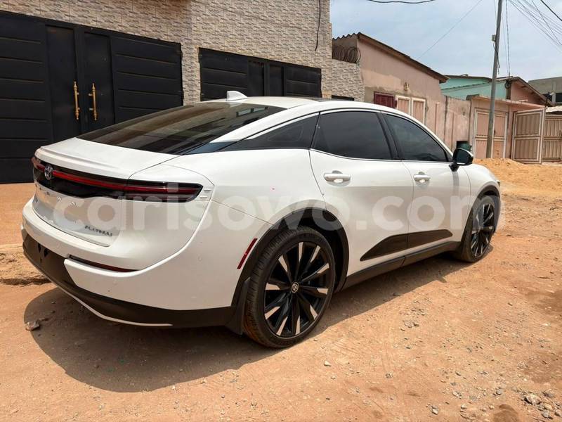 Big with watermark toyota crown mono grand popo 25212