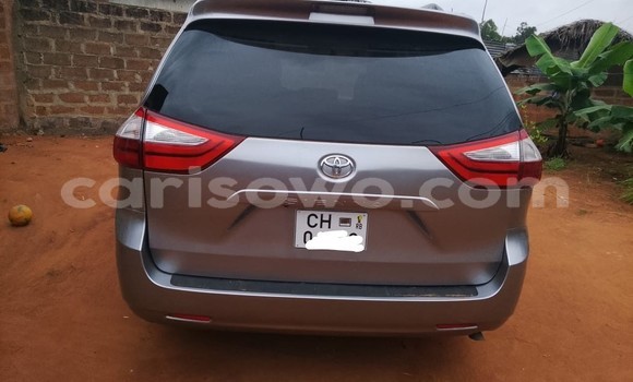 Ra Àlòkù Toyota Sienna Black Ọkọ̀ in Cotonou ni Benin Ra Àlòkù Toyota Sienna Black Ọkọ̀ in Cotonou ni Benin