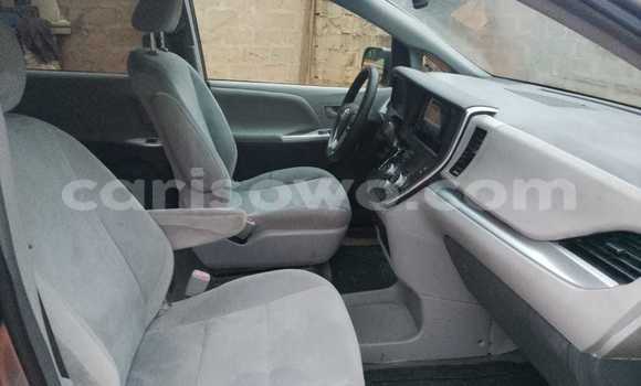 Ra Àlòkù Toyota Sienna Black Ọkọ̀ in Cotonou ni Benin Ra Àlòkù Toyota Sienna Black Ọkọ̀ in Cotonou ni Benin