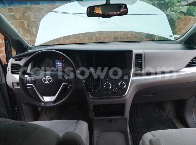 Big with watermark toyota sienna benin cotonou 25226