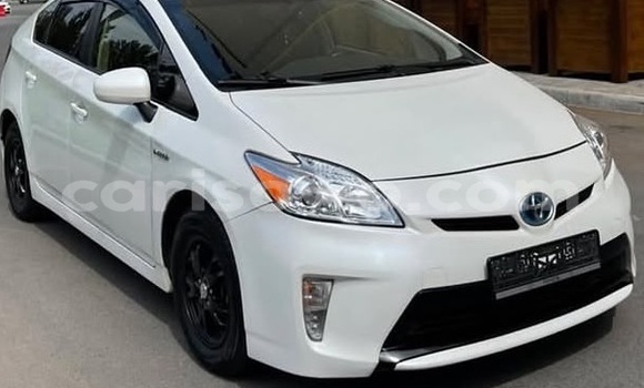 Acheter Occasion Voiture Toyota Prius Blanc à Cotonou, Benin