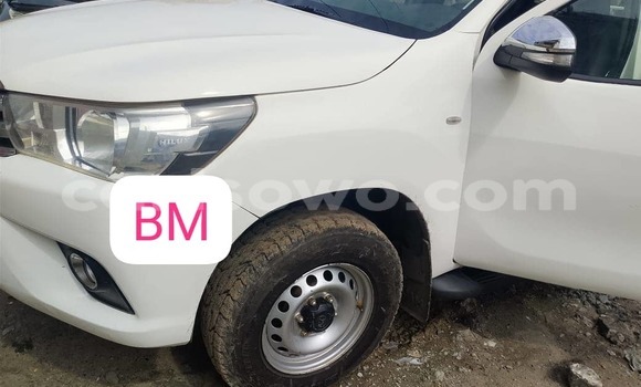 Sayi Na hannu Toyota Hilux Black Mota in Cotonou a Benin Sayi Na hannu Toyota Hilux Black Mota in Cotonou a Benin