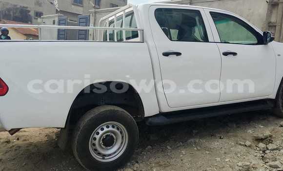 Sayi Na hannu Toyota Hilux Black Mota in Cotonou a Benin Sayi Na hannu Toyota Hilux Black Mota in Cotonou a Benin