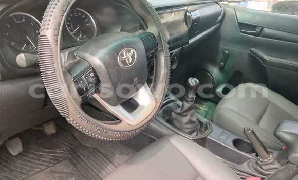 Sayi Na hannu Toyota Hilux Black Mota in Cotonou a Benin Sayi Na hannu Toyota Hilux Black Mota in Cotonou a Benin
