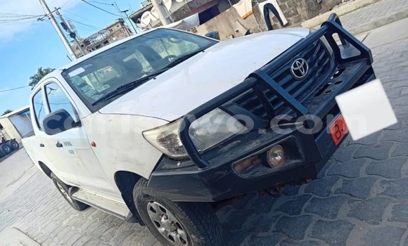 Acheter Occasion Voiture Toyota Hilux Blanc à Cotonou, Benin Acheter Occasion Voiture Toyota Hilux Blanc à Cotonou, Benin
