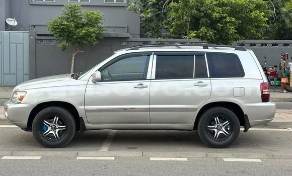 Acheter Occasion Voiture Toyota Highlander Gris à Cotonou, Benin Acheter Occasion Voiture Toyota Highlander Gris à Cotonou, Benin