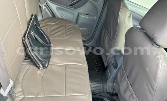Acheter Occasion Voiture Toyota RAV4 Gris à Cotonou, Benin Acheter Occasion Voiture Toyota RAV4 Gris à Cotonou, Benin