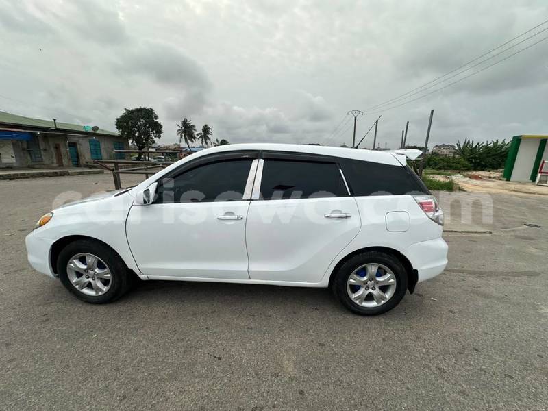 Big with watermark toyota matrix benin cotonou 25249