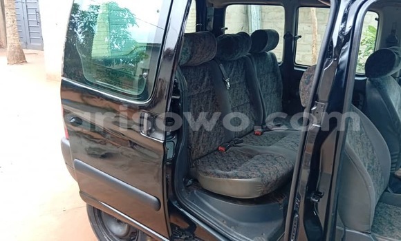 Sayi Na hannu Citroen Berlingo Black Mota in Cotonou a Benin Sayi Na hannu Citroen Berlingo Black Mota in Cotonou a Benin