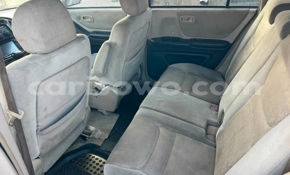 Acheter Occasion Voiture Toyota Highlander Gris à Cotonou, Benin Acheter Occasion Voiture Toyota Highlander Gris à Cotonou, Benin