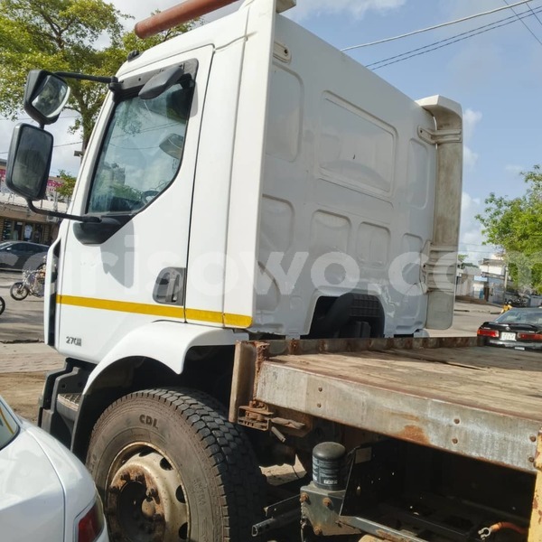 Big with watermark renault 14 benin cotonou 25275