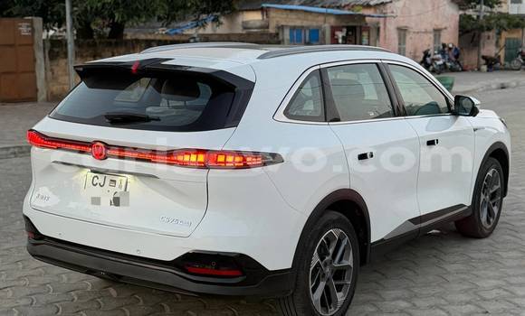 Sayi Na hannu Changan CS75 White Mota in Cotonou a Benin Sayi Na hannu Changan CS75 White Mota in Cotonou a Benin