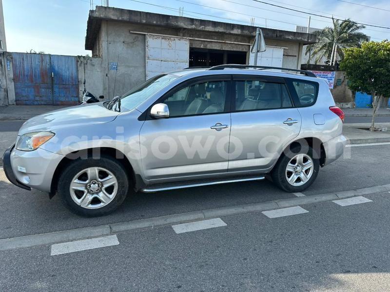 Big with watermark toyota rav4 benin cotonou 25321