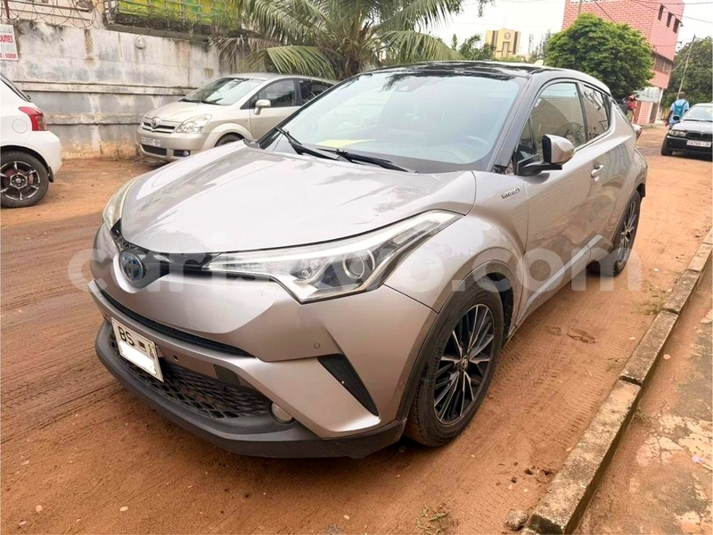 Big with watermark toyota c hr benin cotonou 25326