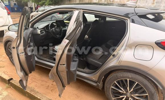 Ra Àlòkù Toyota C-HR Silver Ọkọ̀ in Cotonou ni Benin Ra Àlòkù Toyota C-HR Silver Ọkọ̀ in Cotonou ni Benin