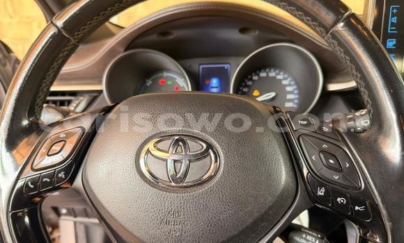 Ra Àlòkù Toyota C-HR Silver Ọkọ̀ in Cotonou ni Benin Ra Àlòkù Toyota C-HR Silver Ọkọ̀ in Cotonou ni Benin