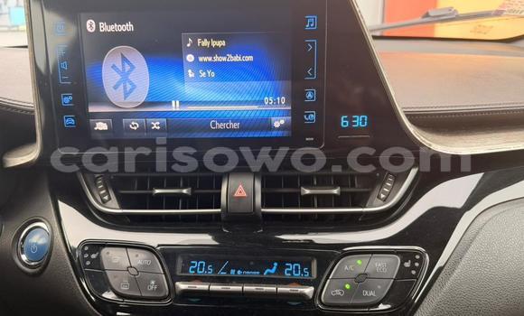 Ra Àlòkù Toyota C-HR Silver Ọkọ̀ in Cotonou ni Benin Ra Àlòkù Toyota C-HR Silver Ọkọ̀ in Cotonou ni Benin