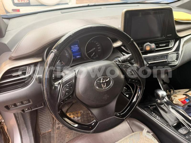 Big with watermark toyota c hr benin cotonou 25326