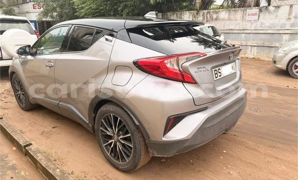 Ra Àlòkù Toyota C-HR Silver Ọkọ̀ in Cotonou ni Benin Ra Àlòkù Toyota C-HR Silver Ọkọ̀ in Cotonou ni Benin