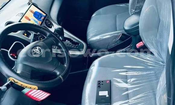 Buy Used Toyota Matrix Blue Car in Cotonou in Benign Buy Used Toyota Matrix Blue Car in Cotonou in Benign