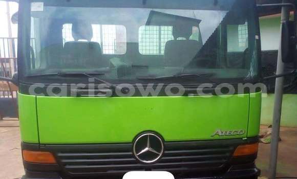 Buy Used Mercedes-Benz 190 (W201) Green Car in Cotonou in Benign Buy Used Mercedes-Benz 190 (W201) Green Car in Cotonou in Benign