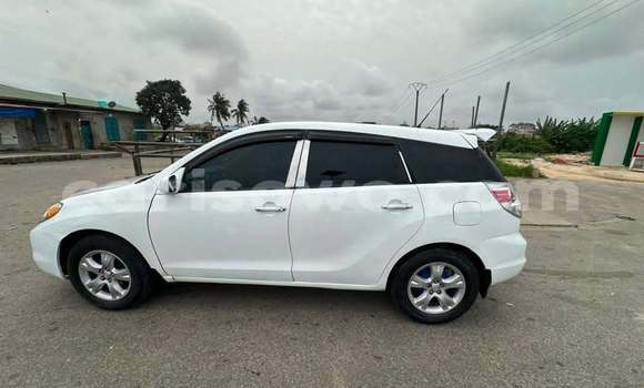 Buy Used Toyota Matrix White Car in Cotonou in Benign Buy Used Toyota Matrix White Car in Cotonou in Benign