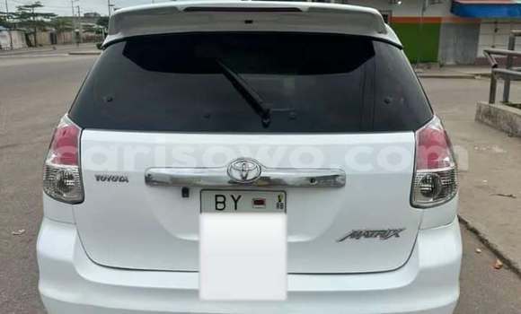 Buy Used Toyota Matrix White Car in Cotonou in Benign Buy Used Toyota Matrix White Car in Cotonou in Benign