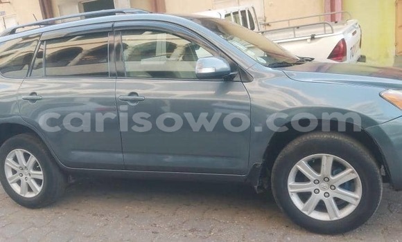 Ra Àlòkù Toyota RAV4 Black Ọkọ̀ in Cotonou ni Benin Ra Àlòkù Toyota RAV4 Black Ọkọ̀ in Cotonou ni Benin